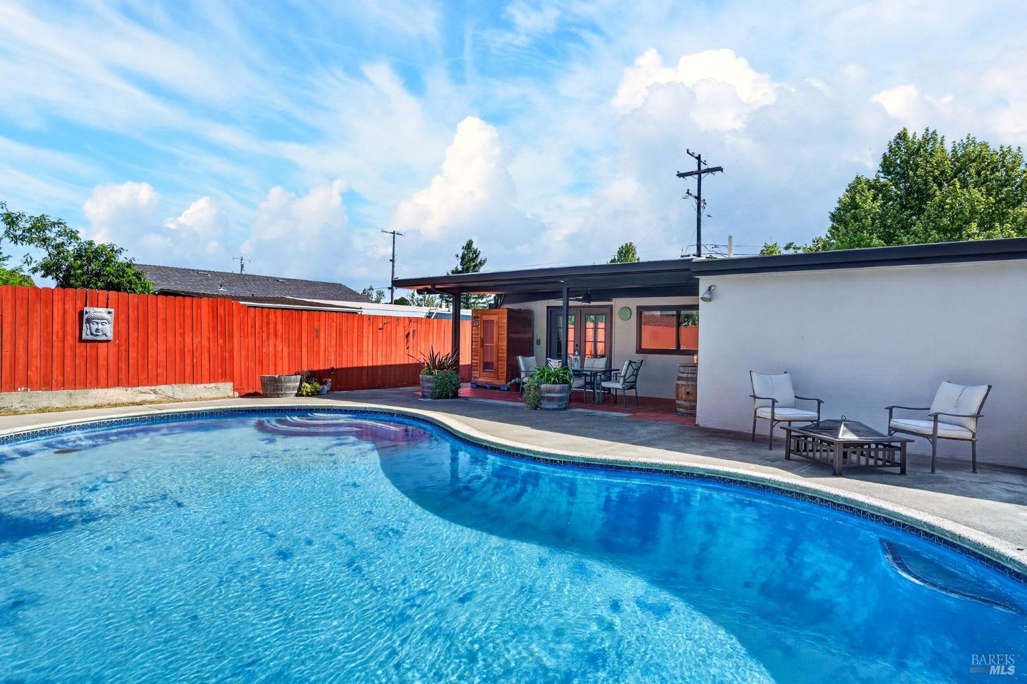 Detail Gallery Image 22 of 26 For 1898 Elm St, Ukiah,  CA 95482 - 2 Beds | 2 Baths