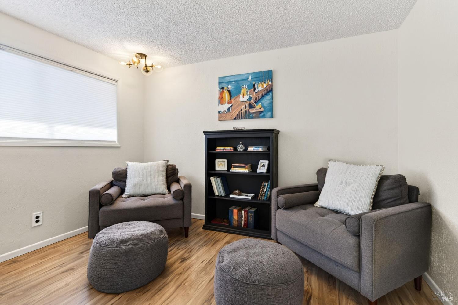 Detail Gallery Image 8 of 26 For 1898 Elm St, Ukiah,  CA 95482 - 2 Beds | 2 Baths