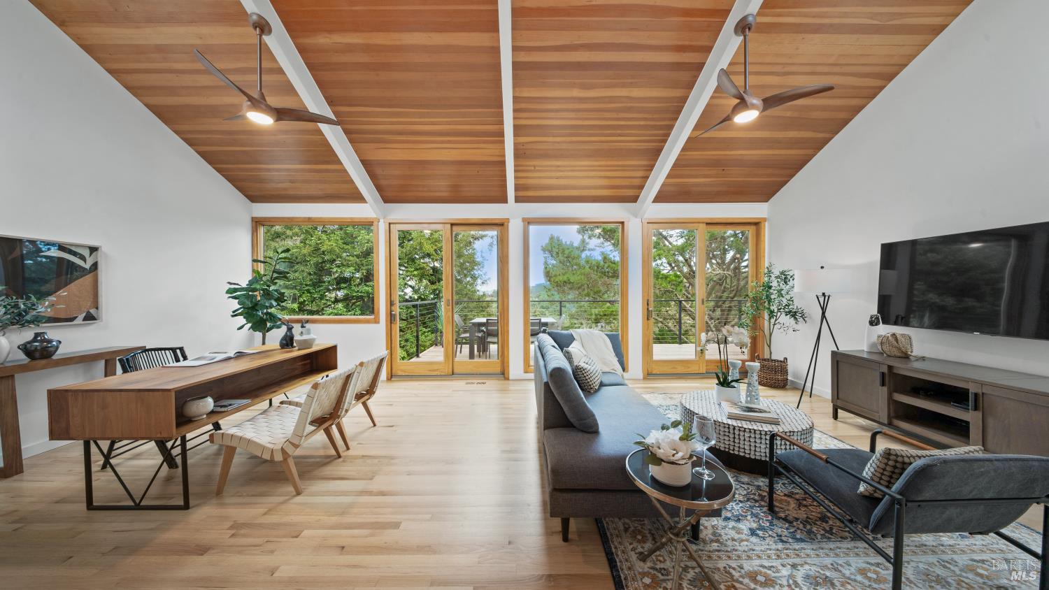 Detail Gallery Image 7 of 29 For 303 Bristol Pl, Mill Valley,  CA 94941 - 3 Beds | 2 Baths