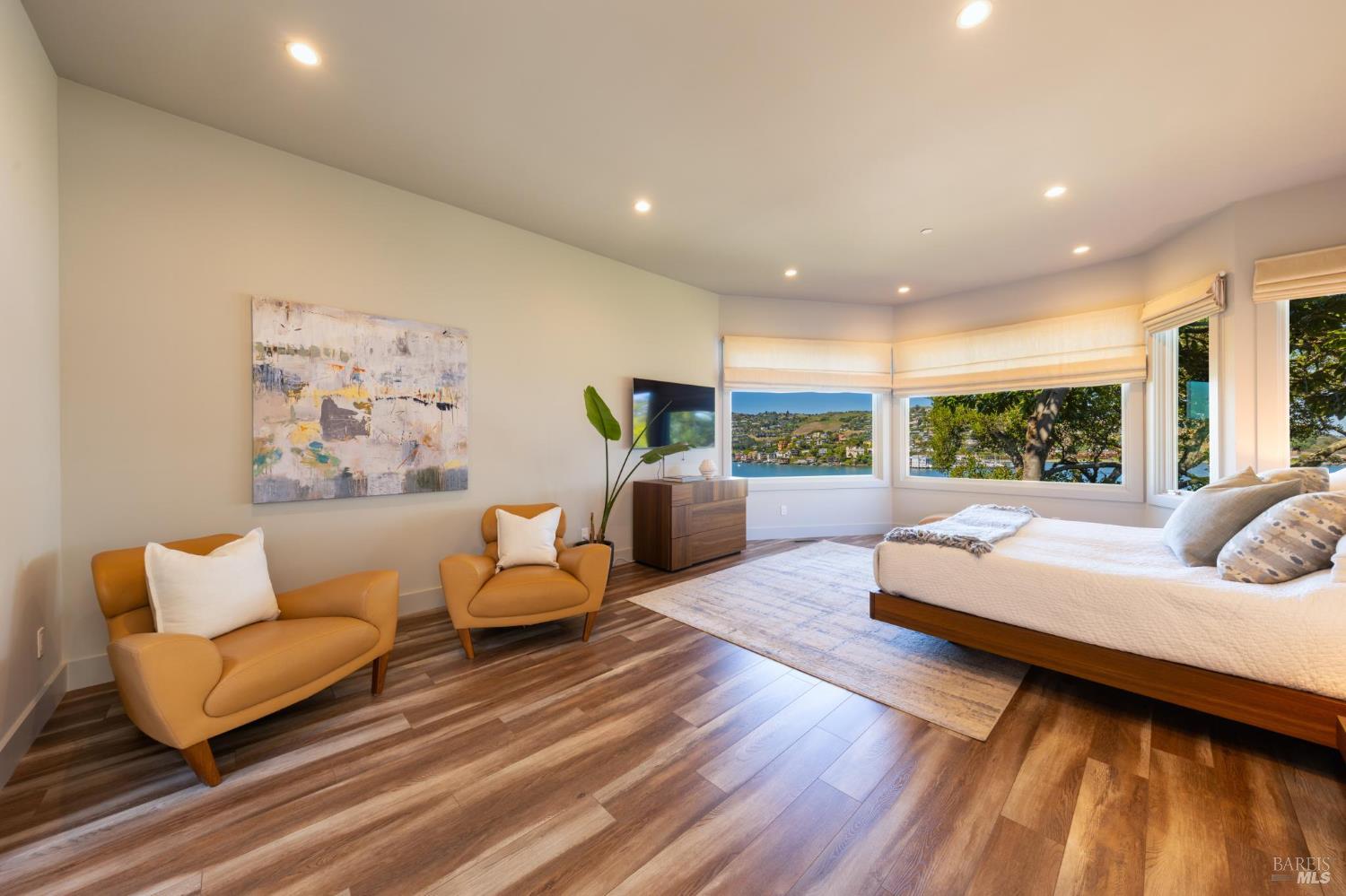 Detail Gallery Image 35 of 77 For 290 Beach Rd, Belvedere,  CA 94920 - 6 Beds | 5 Baths