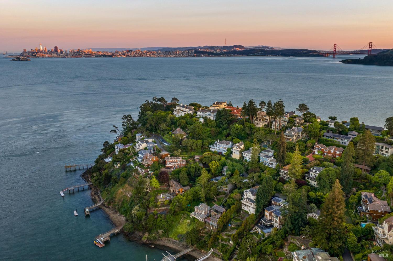 Detail Gallery Image 69 of 77 For 290 Beach Rd, Belvedere,  CA 94920 - 6 Beds | 5 Baths