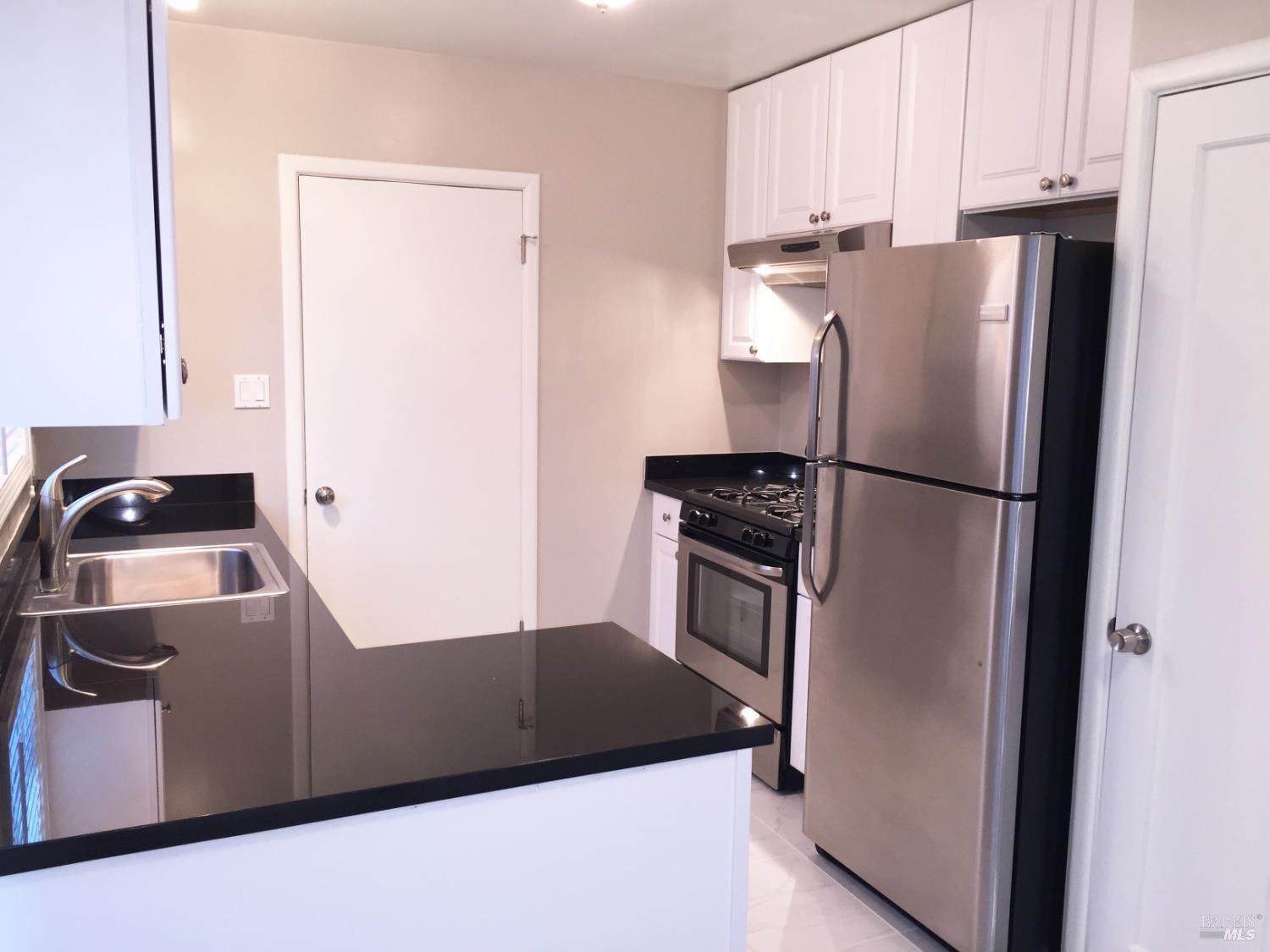 Detail Gallery Image 5 of 8 For 1850 Laurel St, Napa,  CA 94559 - – Beds | – Baths