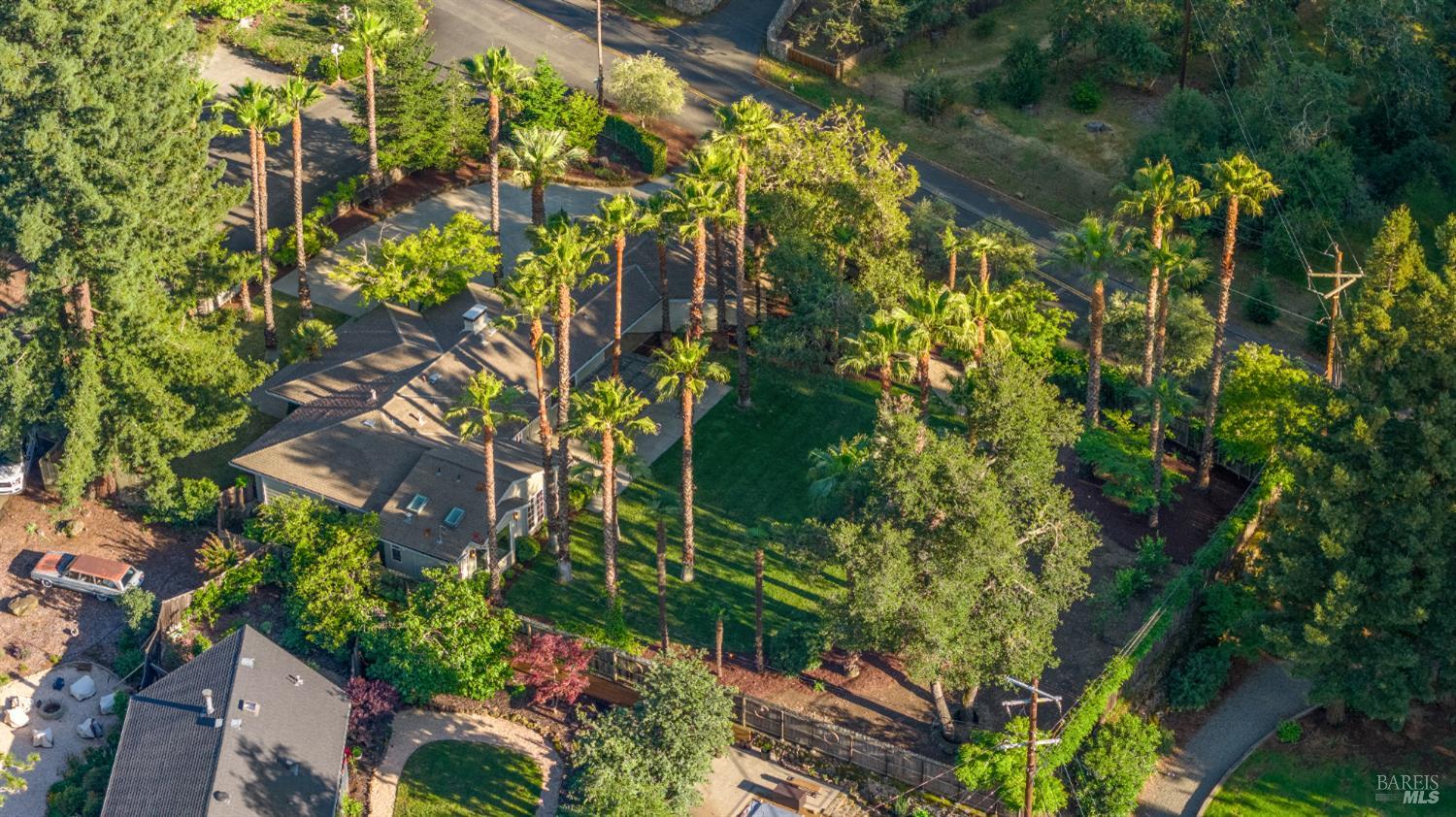 Detail Gallery Image 2 of 41 For 541 Sunset Dr, Angwin,  CA 94508 - 3 Beds | 2/1 Baths