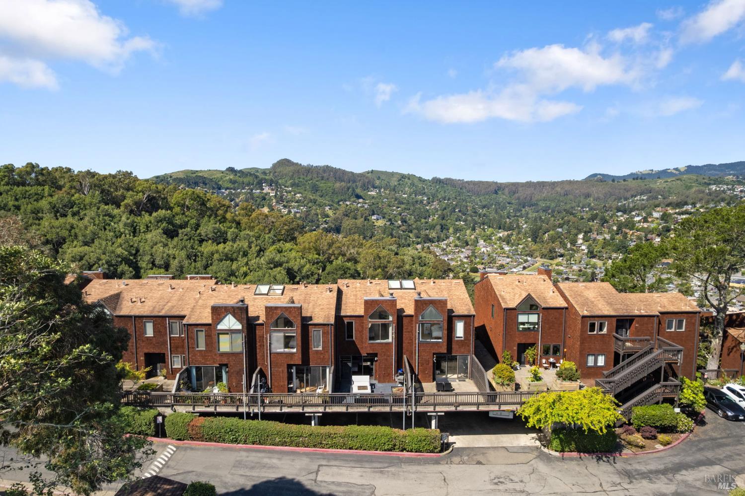 Detail Gallery Image 31 of 42 For 363 Headlands Ct, Sausalito,  CA 94965 - 2 Beds | 2/1 Baths