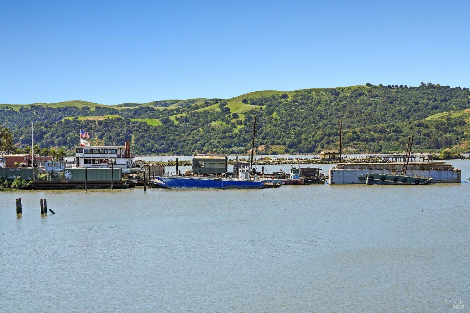 Detail Gallery Image 50 of 82 For 574 Anderson Ln, Benicia,  CA 94510 - 3 Beds | 2/1 Baths