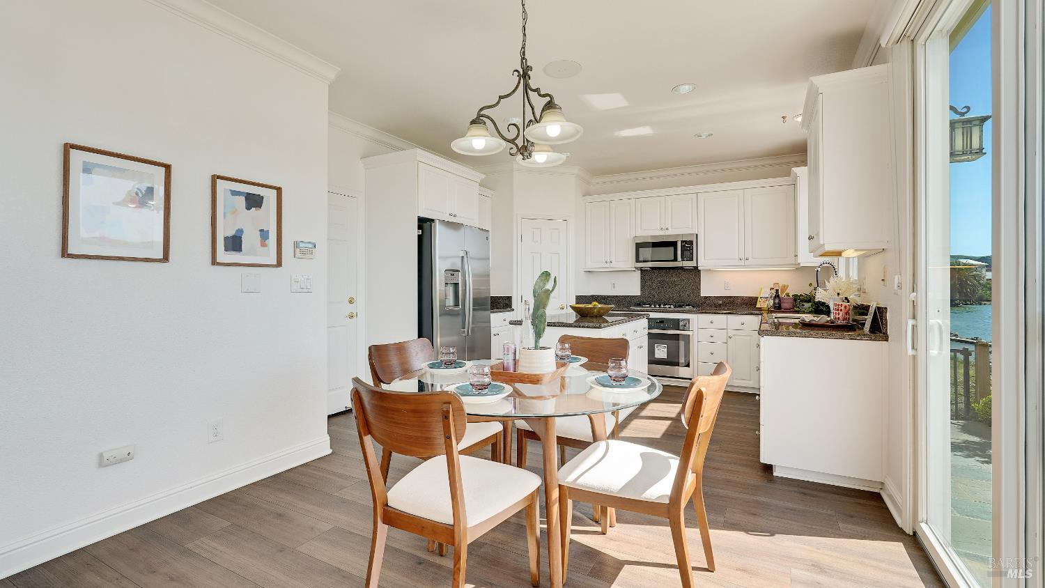 Detail Gallery Image 23 of 82 For 574 Anderson Ln, Benicia,  CA 94510 - 3 Beds | 2/1 Baths