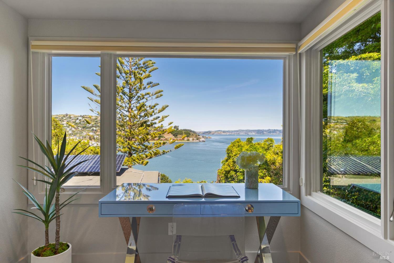 Detail Gallery Image 57 of 77 For 290 Beach Rd, Belvedere,  CA 94920 - 6 Beds | 5 Baths