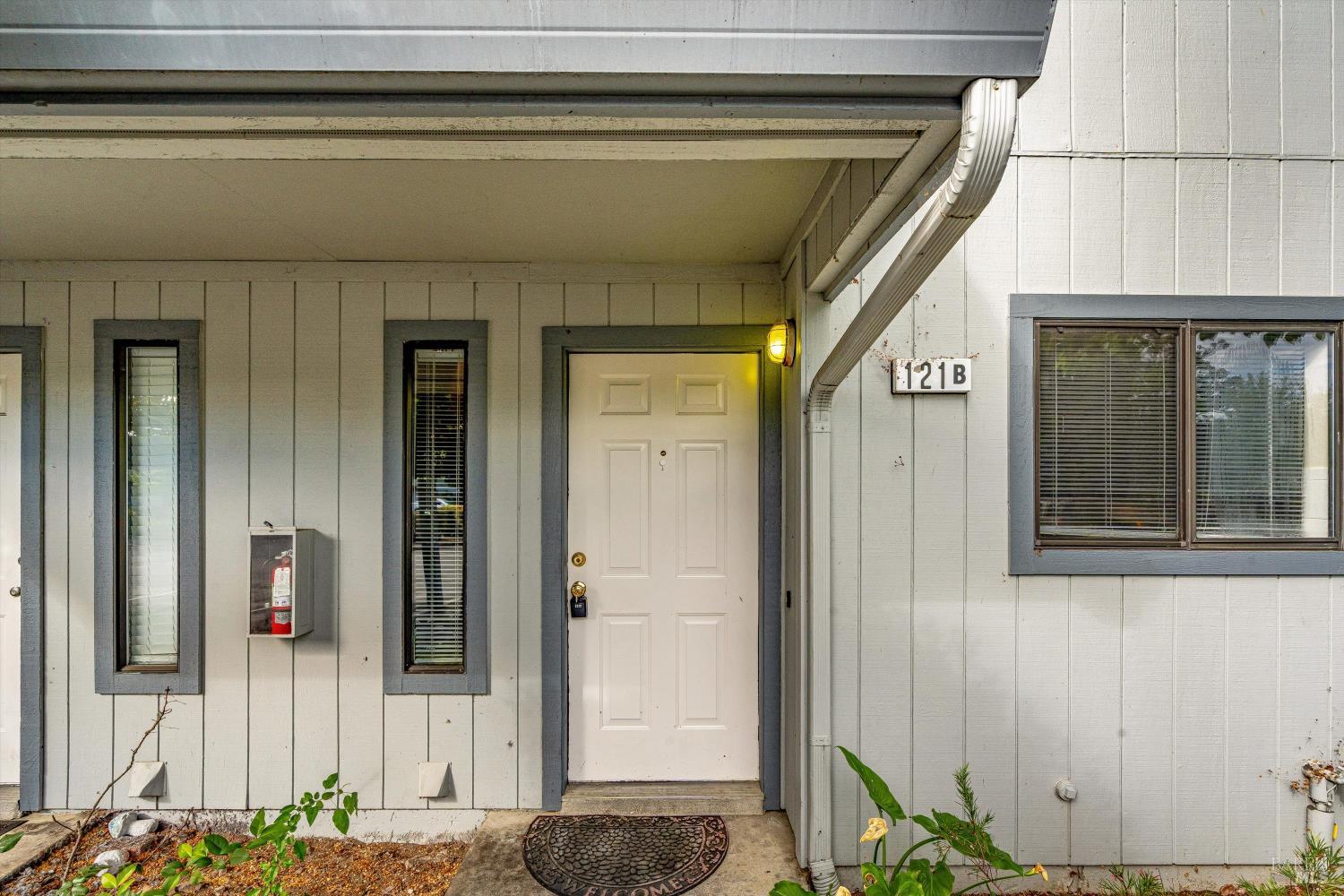 Detail Gallery Image 6 of 42 For 121 Elbridge Ave #B,  Cloverdale,  CA 95425 - 2 Beds | 2 Baths