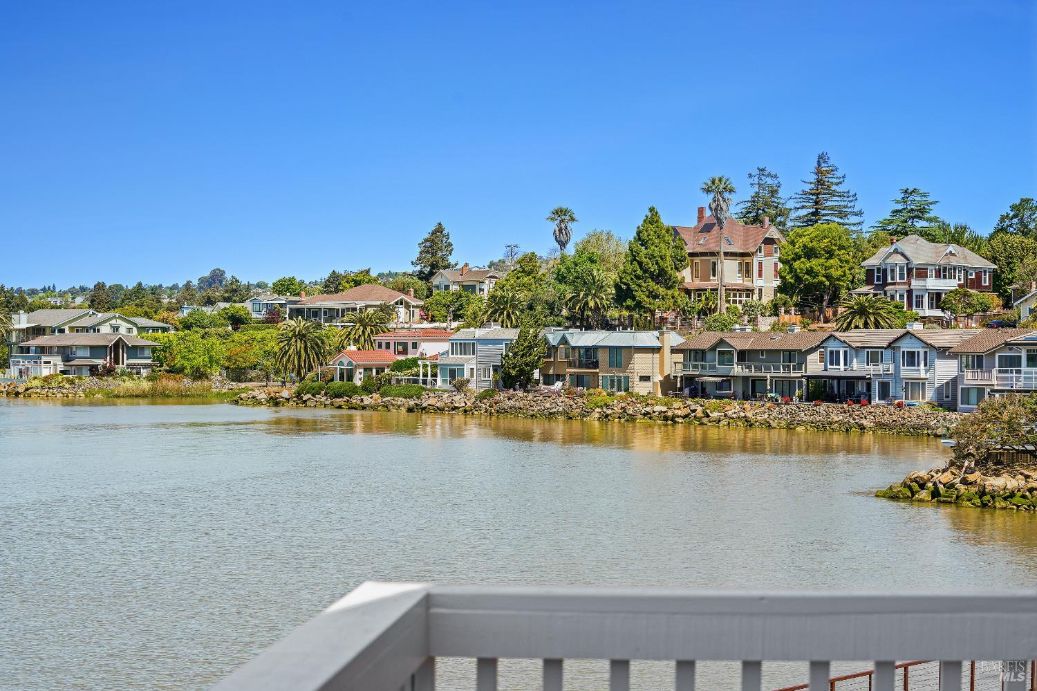 Detail Gallery Image 48 of 82 For 574 Anderson Ln, Benicia,  CA 94510 - 3 Beds | 2/1 Baths