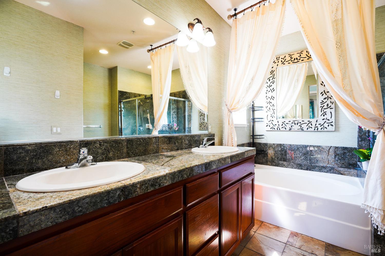 Detail Gallery Image 31 of 38 For 2740 Midtown Ln, Fairfield,  CA 94533 - 3 Beds | 2/1 Baths