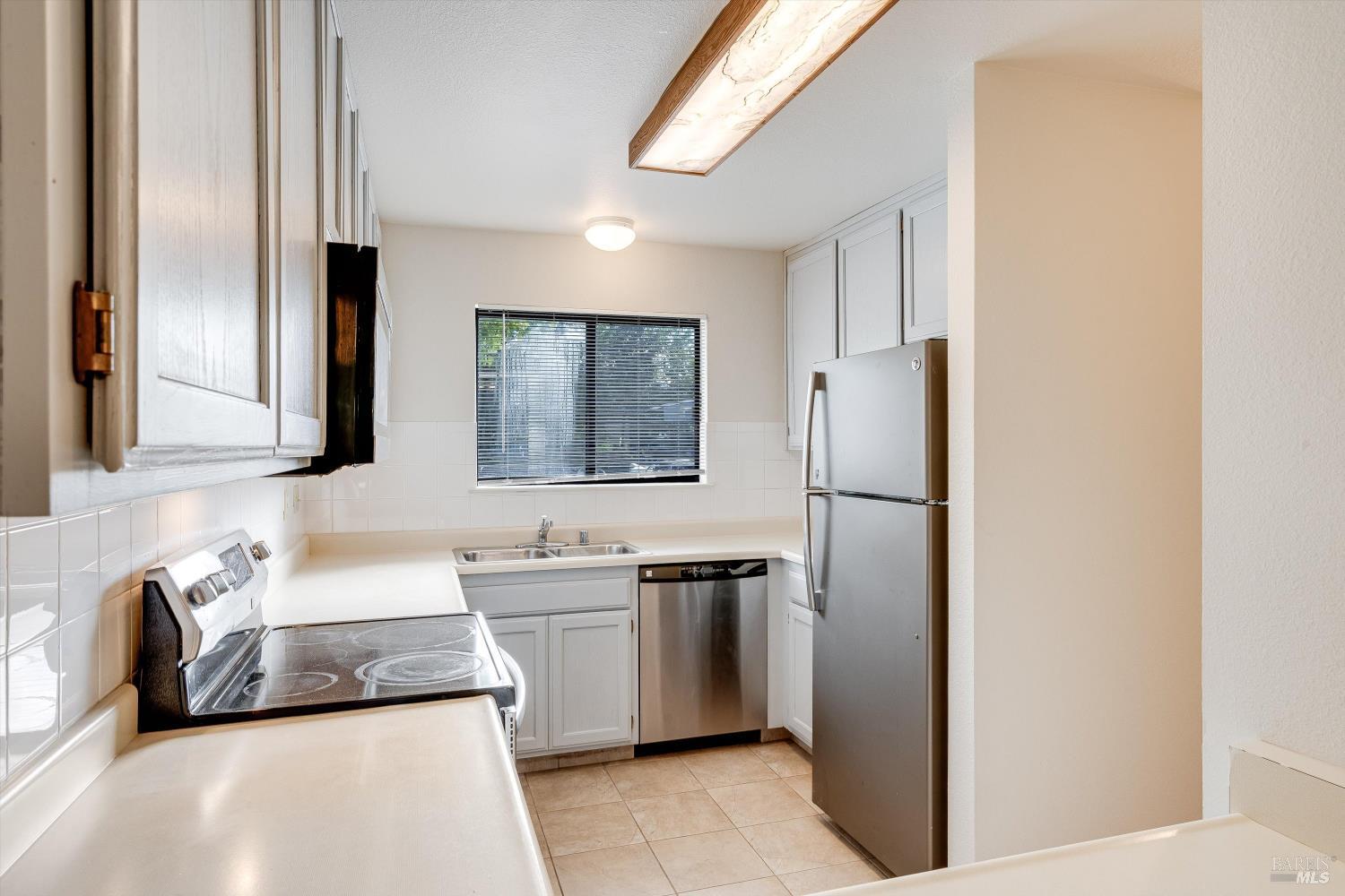 Detail Gallery Image 28 of 42 For 121 Elbridge Ave #B,  Cloverdale,  CA 95425 - 2 Beds | 2 Baths