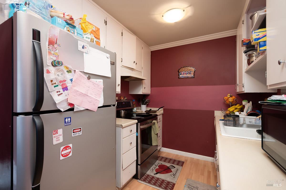 Detail Gallery Image 5 of 7 For 22 Fairfax St #E,  San Rafael,  CA 94901 - 1 Beds | 1 Baths