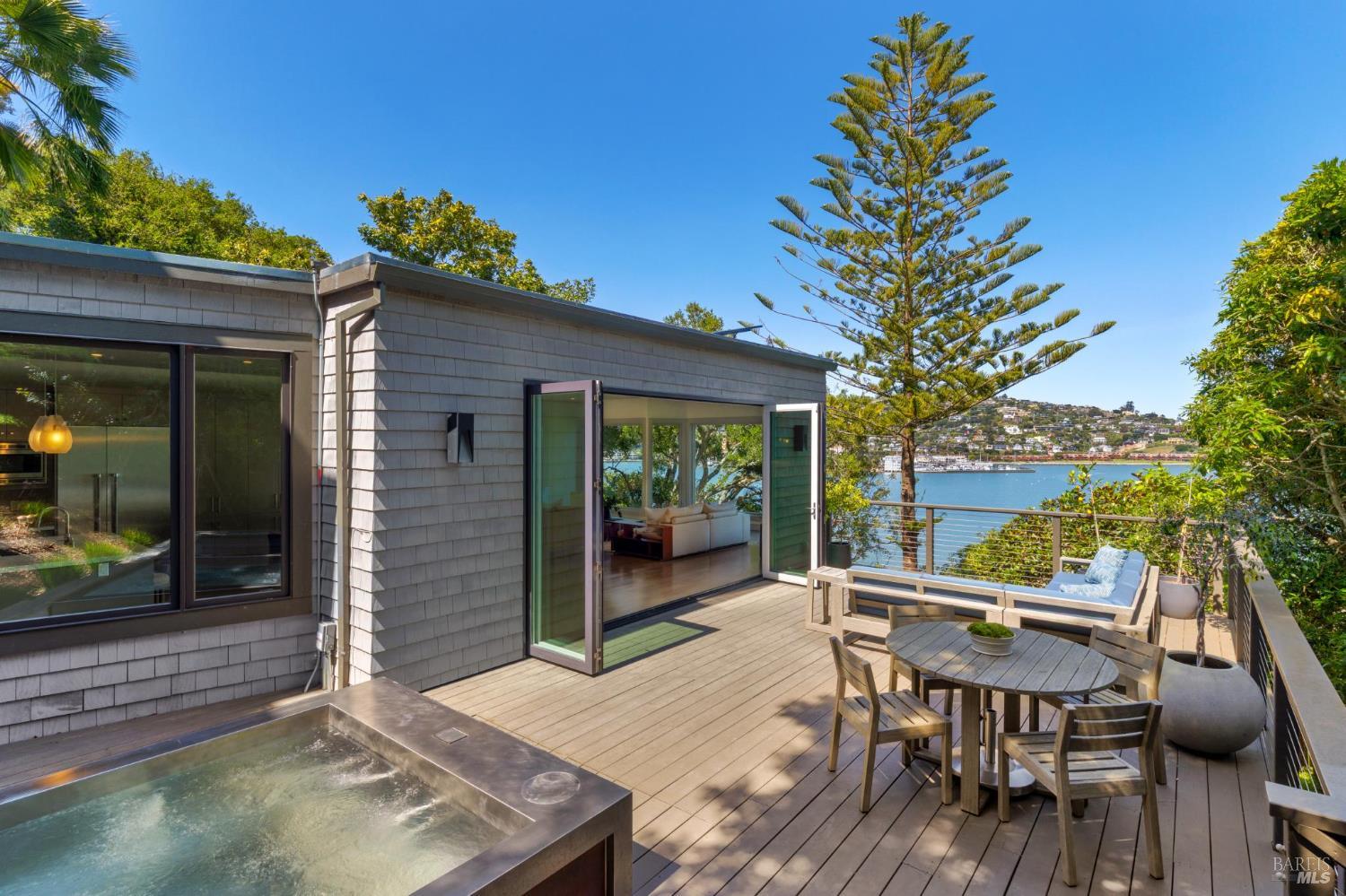 Detail Gallery Image 2 of 77 For 290 Beach Rd, Belvedere,  CA 94920 - 6 Beds | 5 Baths