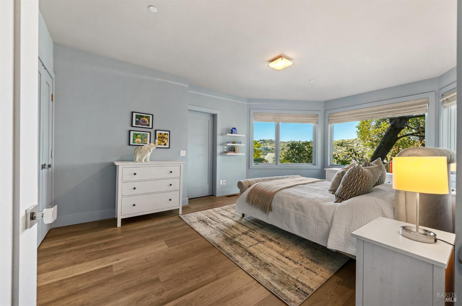 Detail Gallery Image 47 of 77 For 290 Beach Rd, Belvedere,  CA 94920 - 6 Beds | 5 Baths