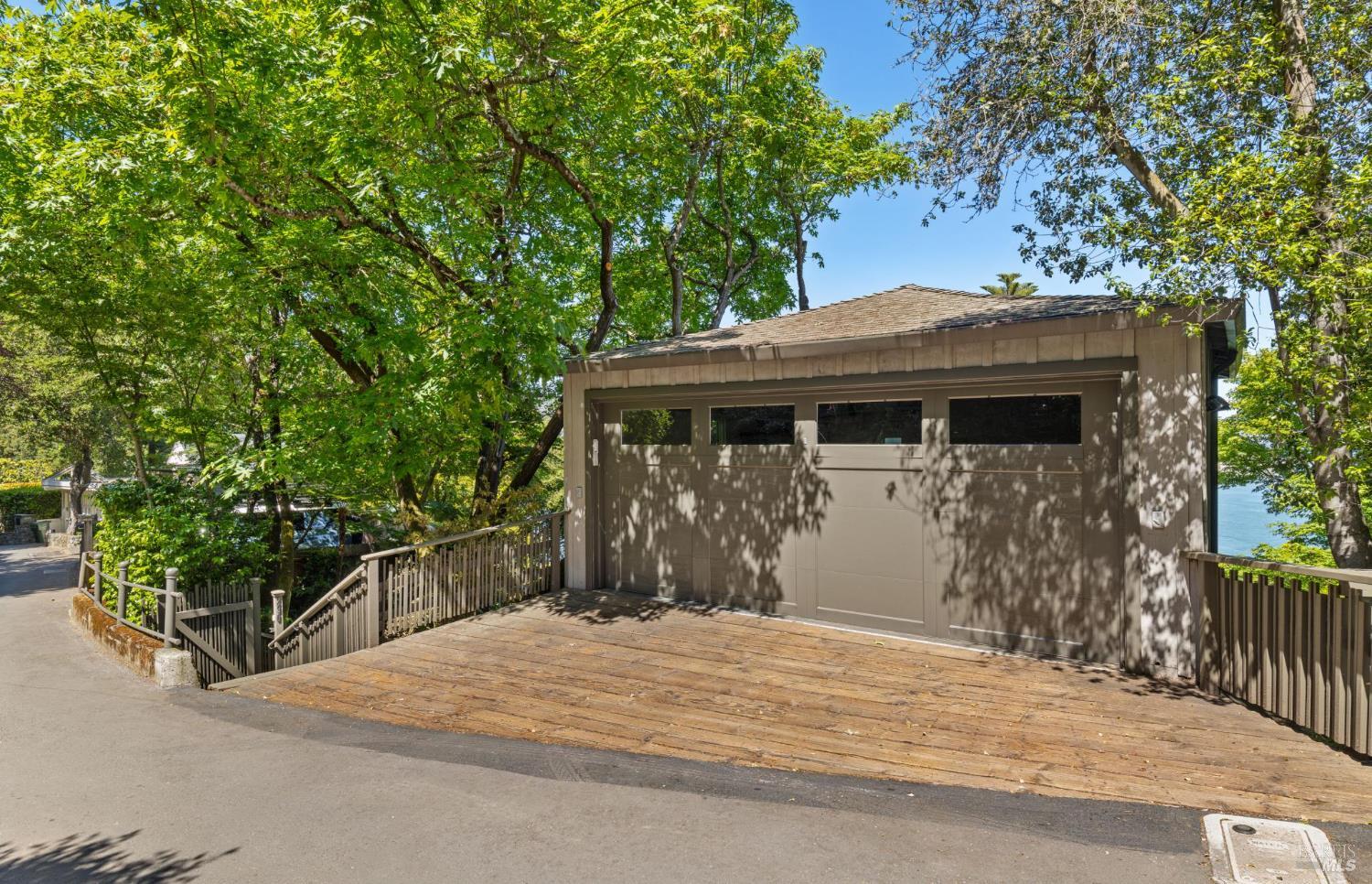 Detail Gallery Image 58 of 77 For 290 Beach Rd, Belvedere,  CA 94920 - 6 Beds | 5 Baths