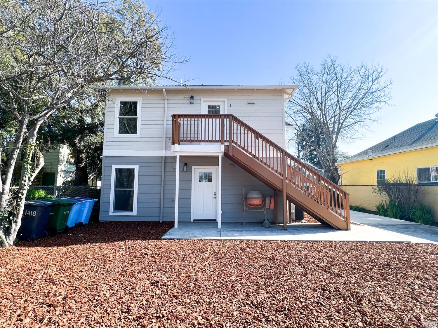 Detail Gallery Image 5 of 26 For 1418 Northside Ave, Berkeley,  CA 94702 - 4 Beds | 4 Baths