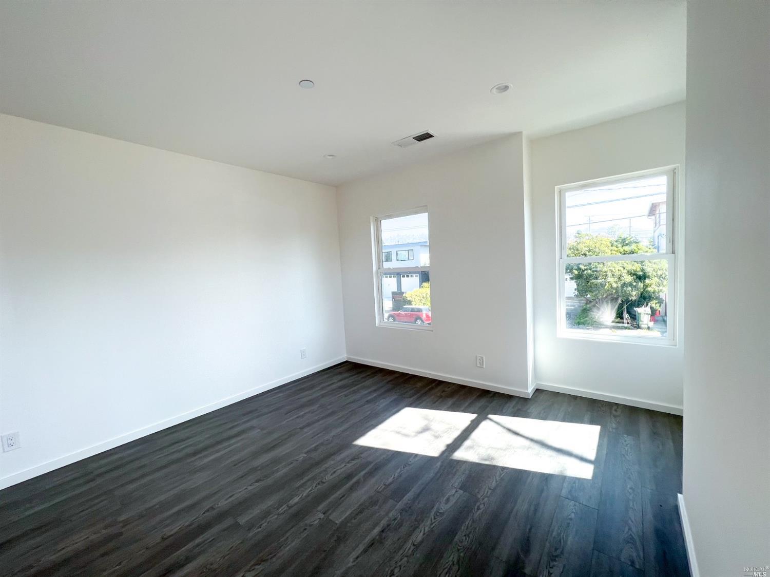 Detail Gallery Image 21 of 26 For 1418 Northside Ave, Berkeley,  CA 94702 - 4 Beds | 4 Baths