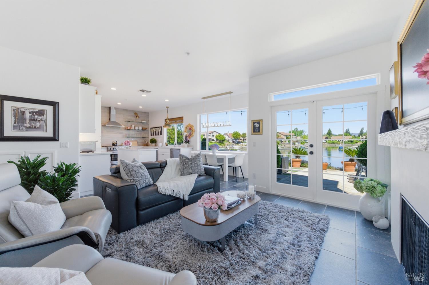 Detail Gallery Image 23 of 67 For 66 S Newport Dr, Napa,  CA 94559 - 4 Beds | 2/1 Baths