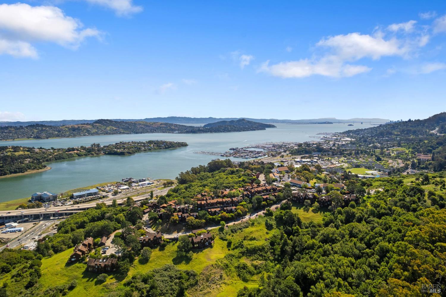 Detail Gallery Image 35 of 42 For 363 Headlands Ct, Sausalito,  CA 94965 - 2 Beds | 2/1 Baths