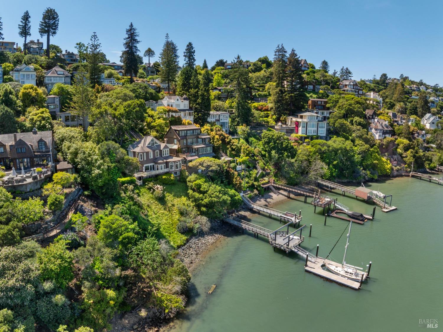 Detail Gallery Image 60 of 77 For 290 Beach Rd, Belvedere,  CA 94920 - 6 Beds | 5 Baths