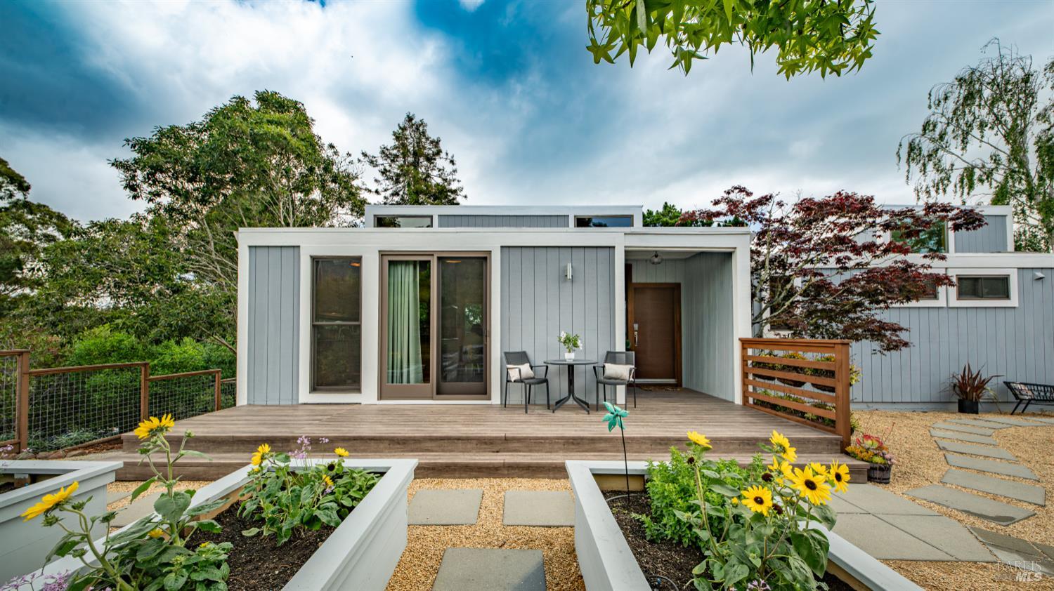 Detail Gallery Image 3 of 29 For 303 Bristol Pl, Mill Valley,  CA 94941 - 3 Beds | 2 Baths