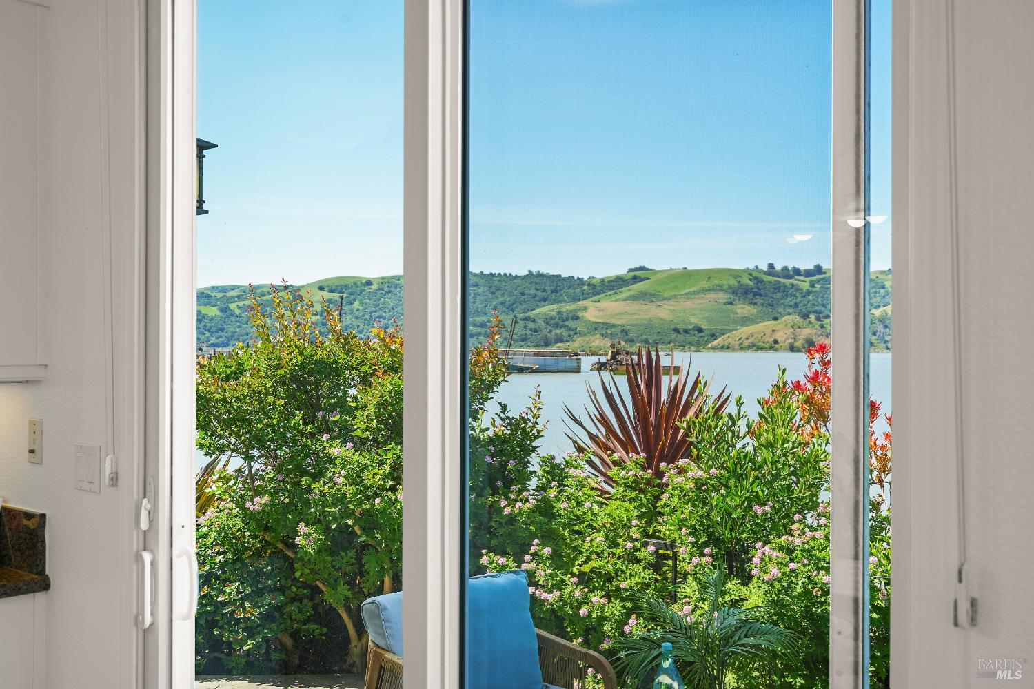 Detail Gallery Image 55 of 82 For 574 Anderson Ln, Benicia,  CA 94510 - 3 Beds | 2/1 Baths