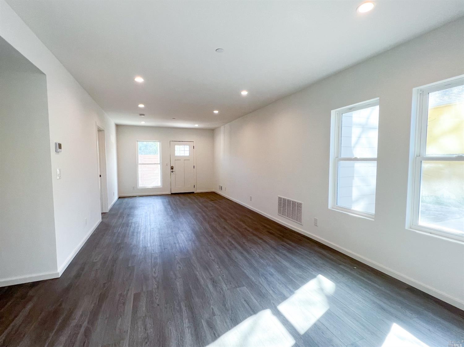 Detail Gallery Image 20 of 26 For 1418 Northside Ave, Berkeley,  CA 94702 - 4 Beds | 4 Baths