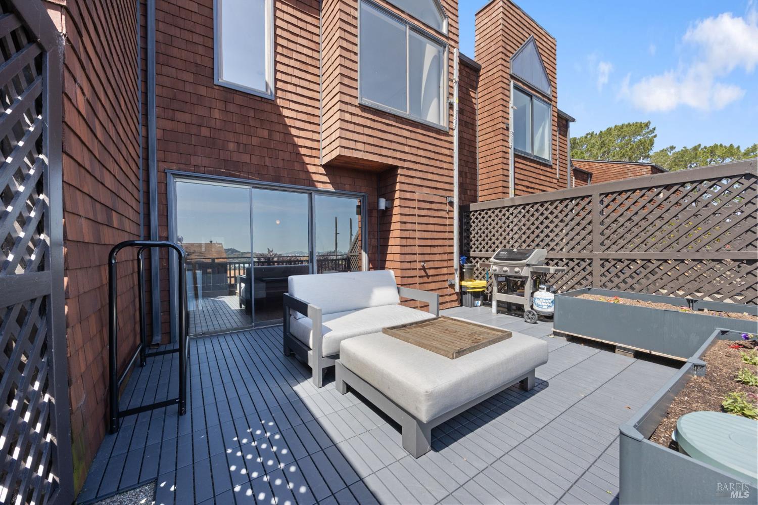 Detail Gallery Image 27 of 42 For 363 Headlands Ct, Sausalito,  CA 94965 - 2 Beds | 2/1 Baths