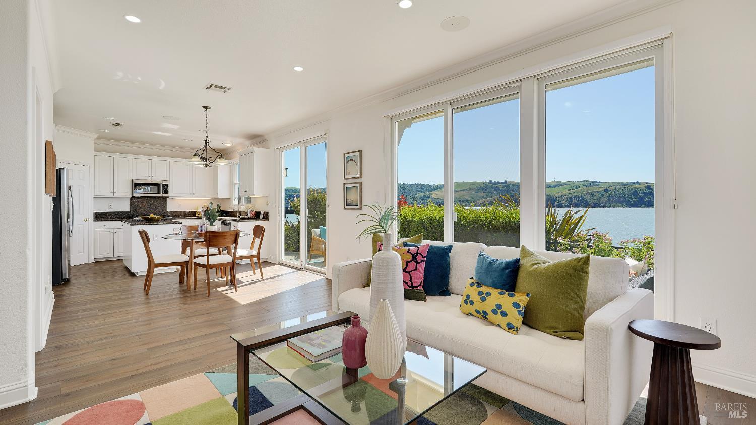 Detail Gallery Image 21 of 82 For 574 Anderson Ln, Benicia,  CA 94510 - 3 Beds | 2/1 Baths