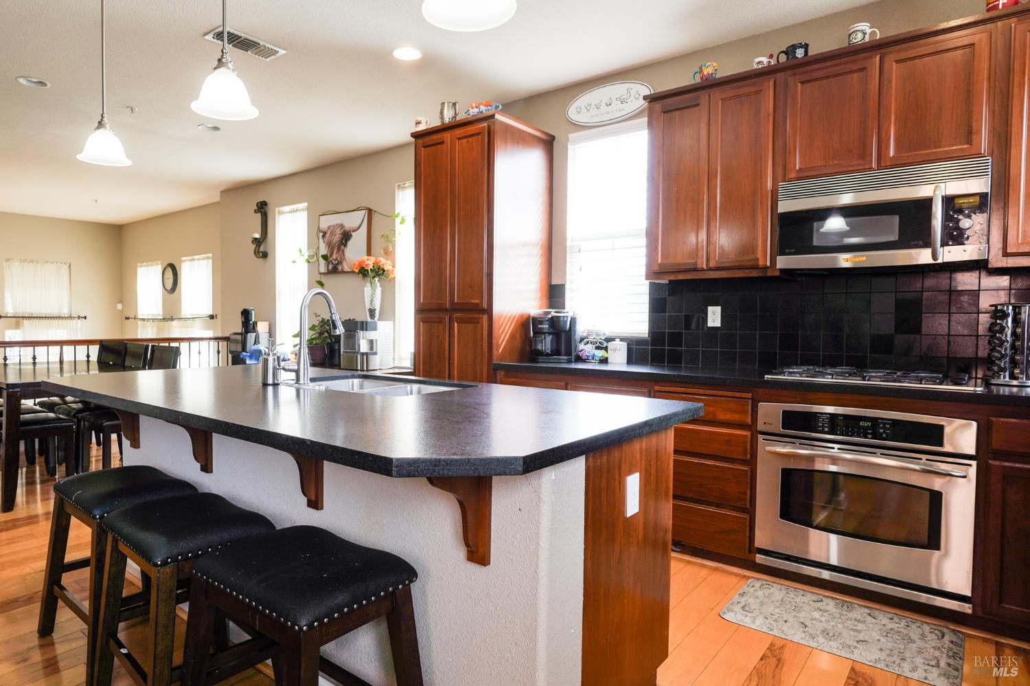 Detail Gallery Image 17 of 38 For 2740 Midtown Ln, Fairfield,  CA 94533 - 3 Beds | 2/1 Baths