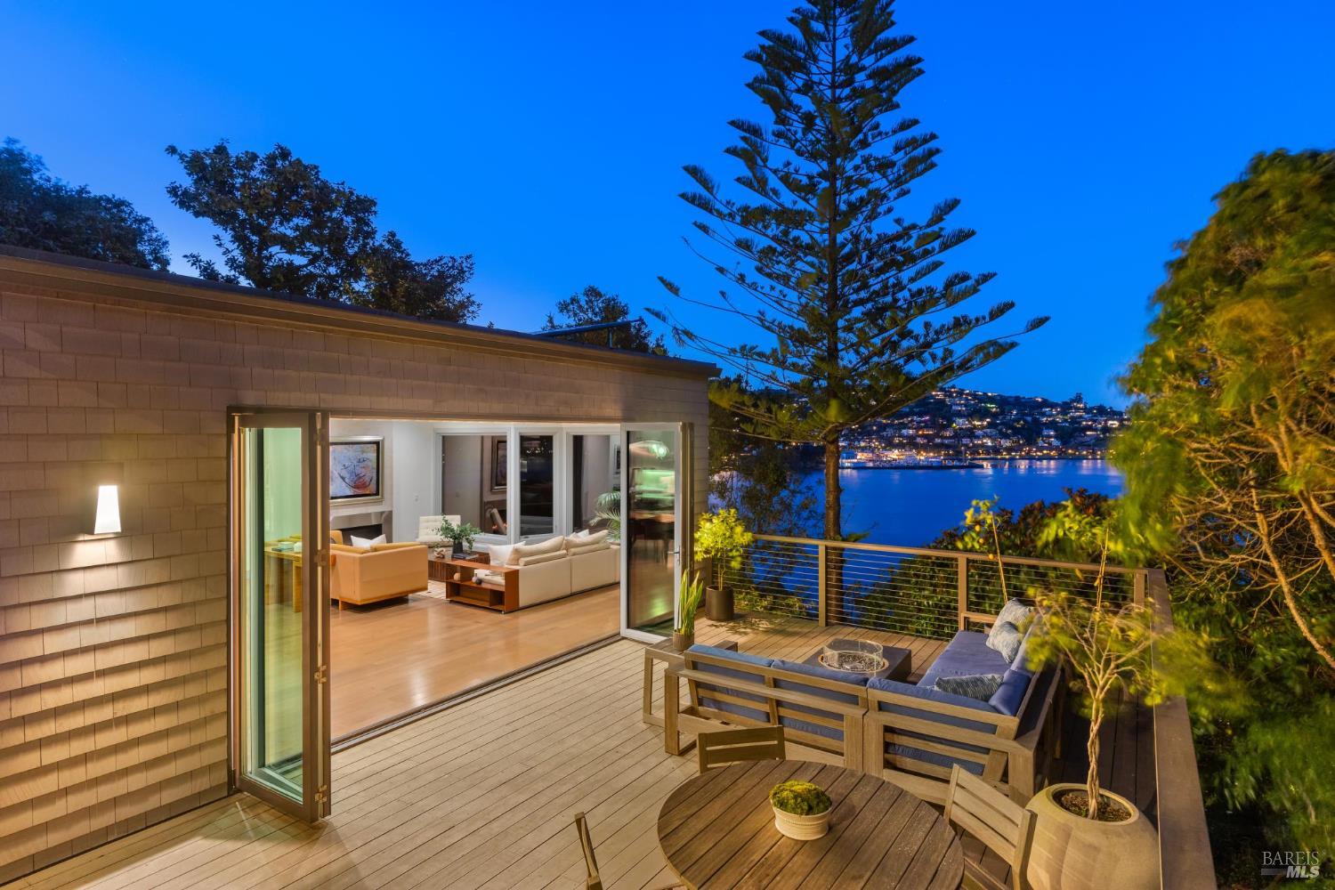 Detail Gallery Image 31 of 77 For 290 Beach Rd, Belvedere,  CA 94920 - 6 Beds | 5 Baths