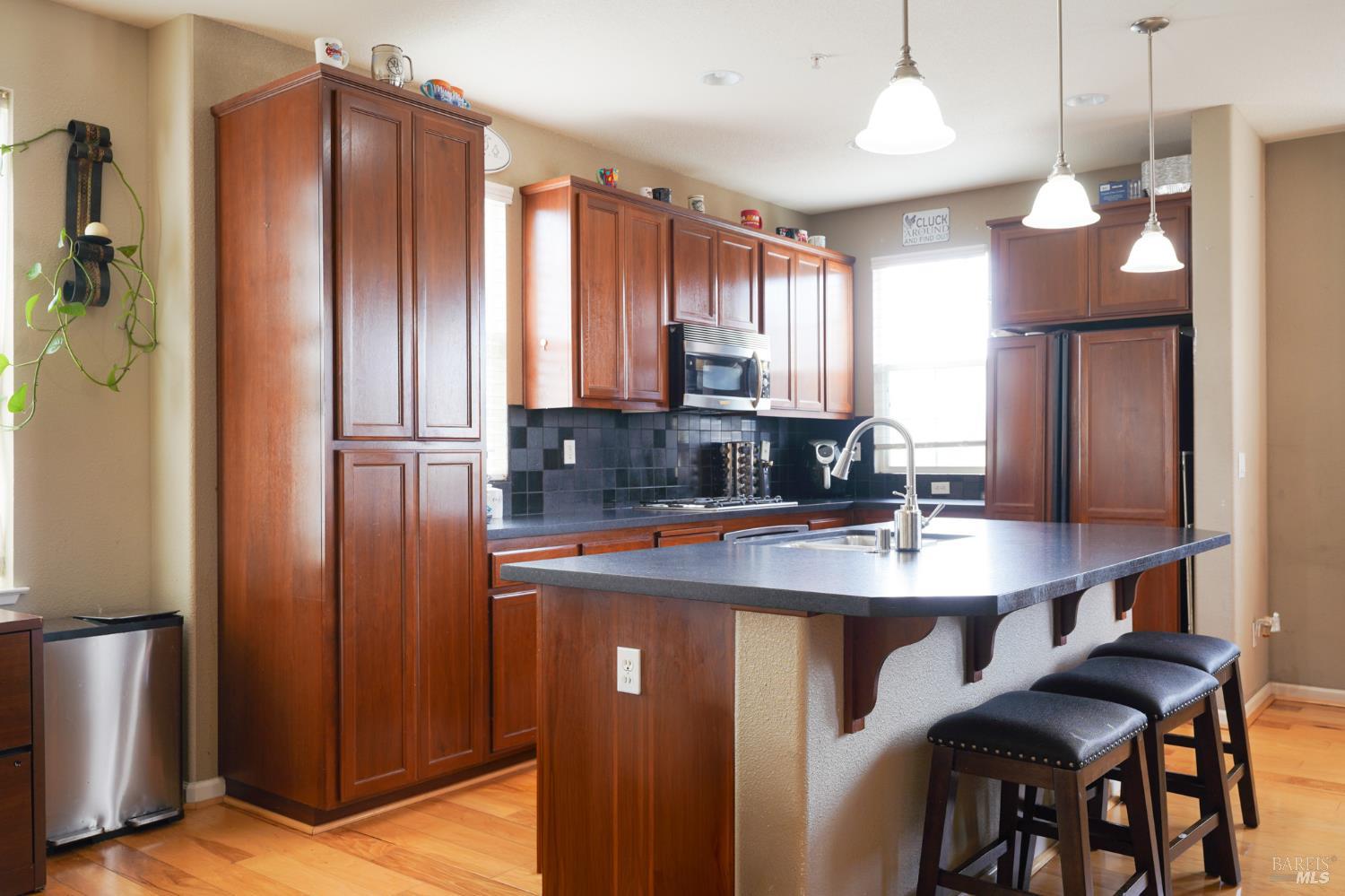 Detail Gallery Image 14 of 38 For 2740 Midtown Ln, Fairfield,  CA 94533 - 3 Beds | 2/1 Baths