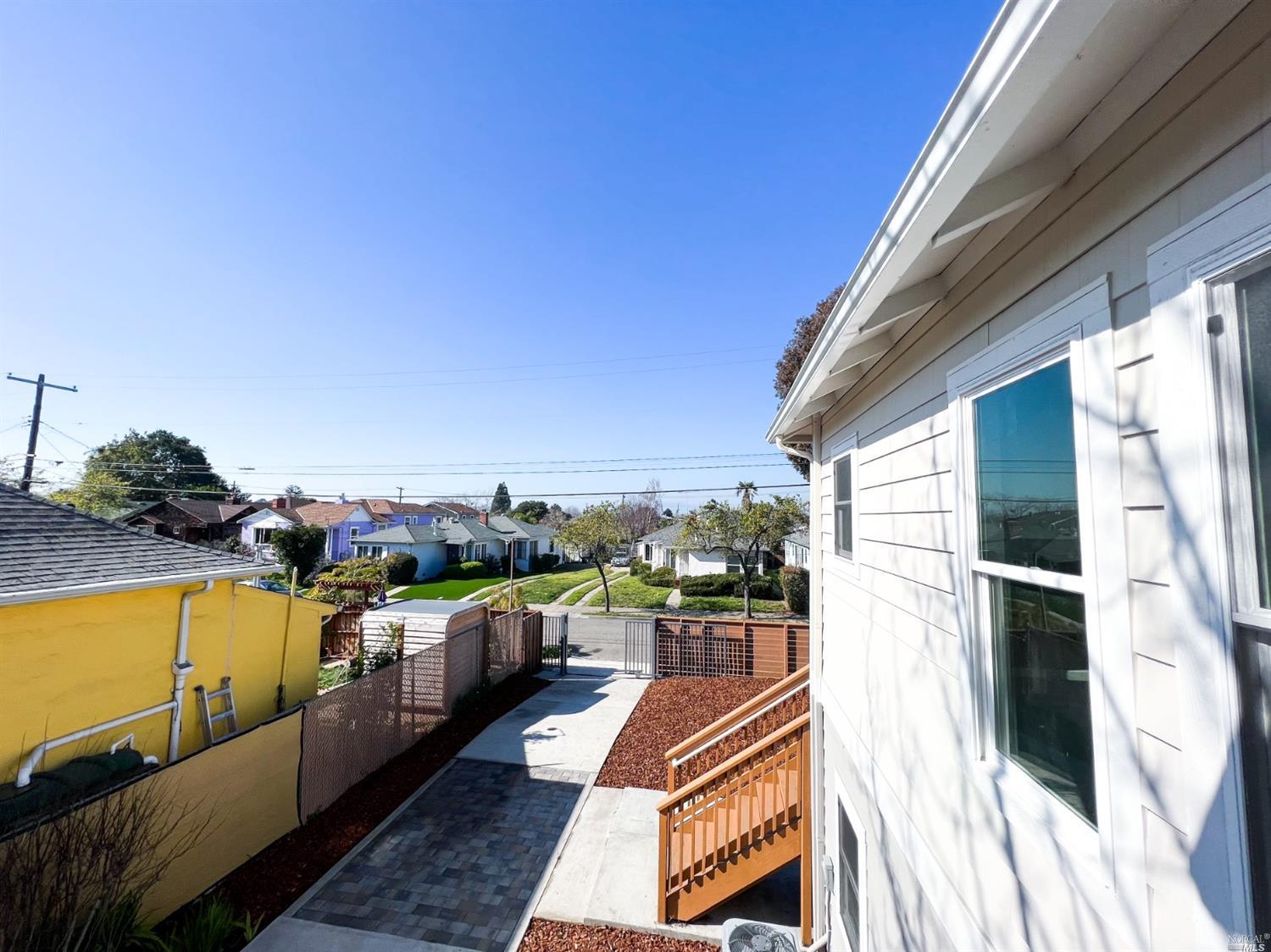 Detail Gallery Image 24 of 26 For 1418 Northside Ave, Berkeley,  CA 94702 - 4 Beds | 4 Baths