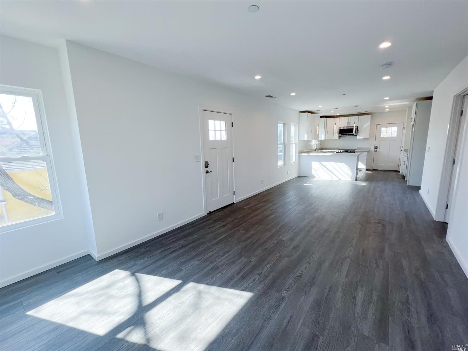 Detail Gallery Image 18 of 26 For 1418 Northside Ave, Berkeley,  CA 94702 - 4 Beds | 4 Baths