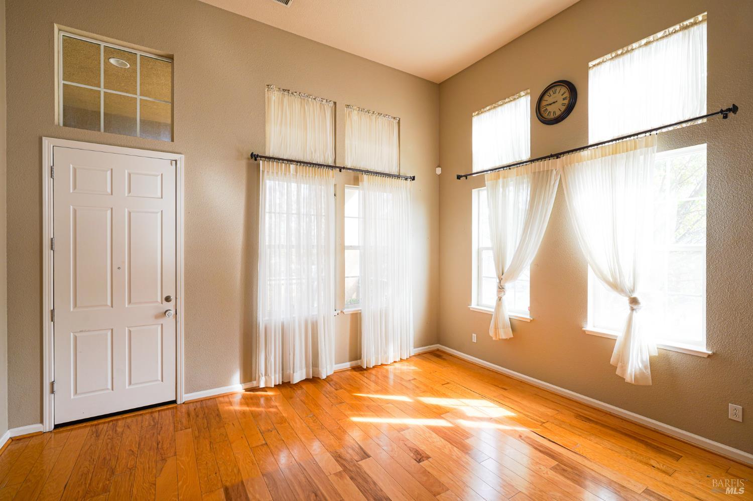 Detail Gallery Image 12 of 38 For 2740 Midtown Ln, Fairfield,  CA 94533 - 3 Beds | 2/1 Baths