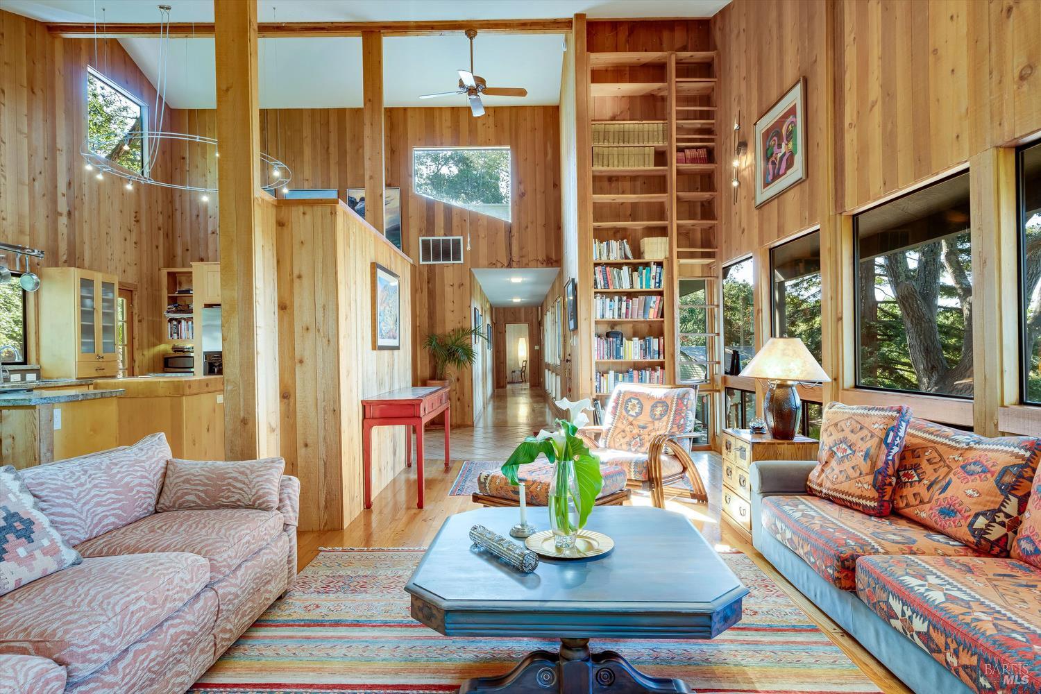 Detail Gallery Image 8 of 37 For 572 Montecito Blvd, Napa,  CA 94559 - 3 Beds | 3 Baths