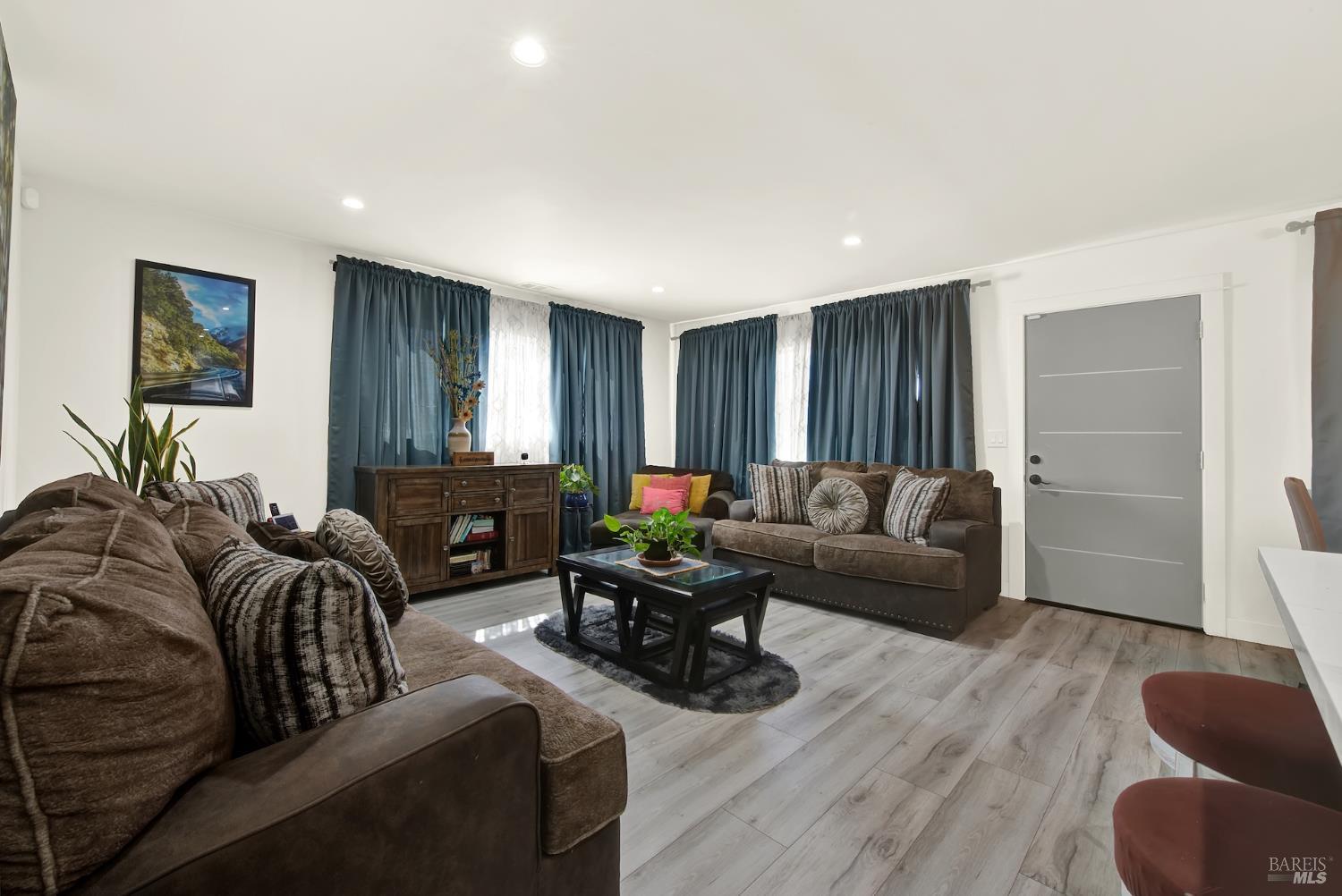 Detail Gallery Image 5 of 64 For 1600 Michigan St, Fairfield,  CA 94533 - 3 Beds | 2 Baths