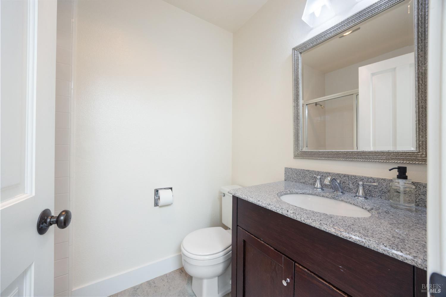 Detail Gallery Image 24 of 42 For 363 Headlands Ct, Sausalito,  CA 94965 - 2 Beds | 2/1 Baths