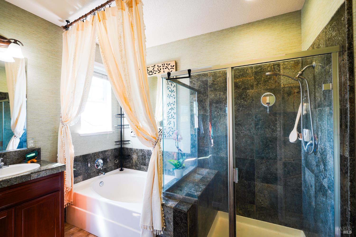 Detail Gallery Image 33 of 38 For 2740 Midtown Ln, Fairfield,  CA 94533 - 3 Beds | 2/1 Baths