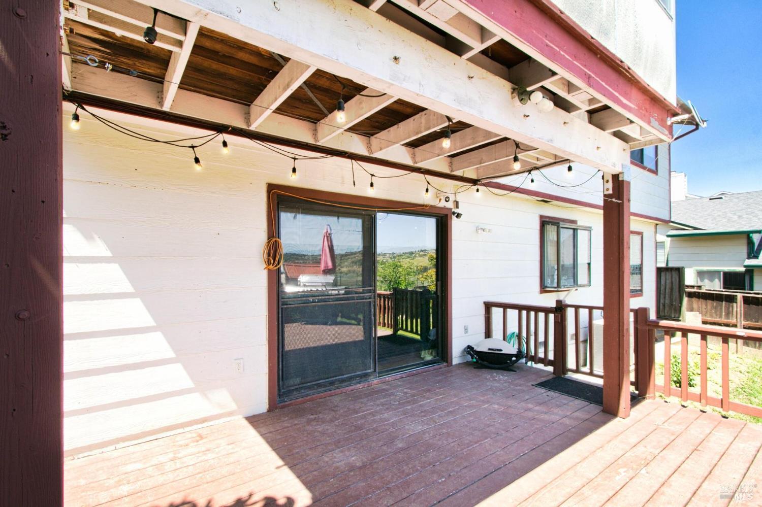 Detail Gallery Image 26 of 35 For 112 Sea Mist Dr, Vallejo,  CA 94591 - 4 Beds | 2/1 Baths