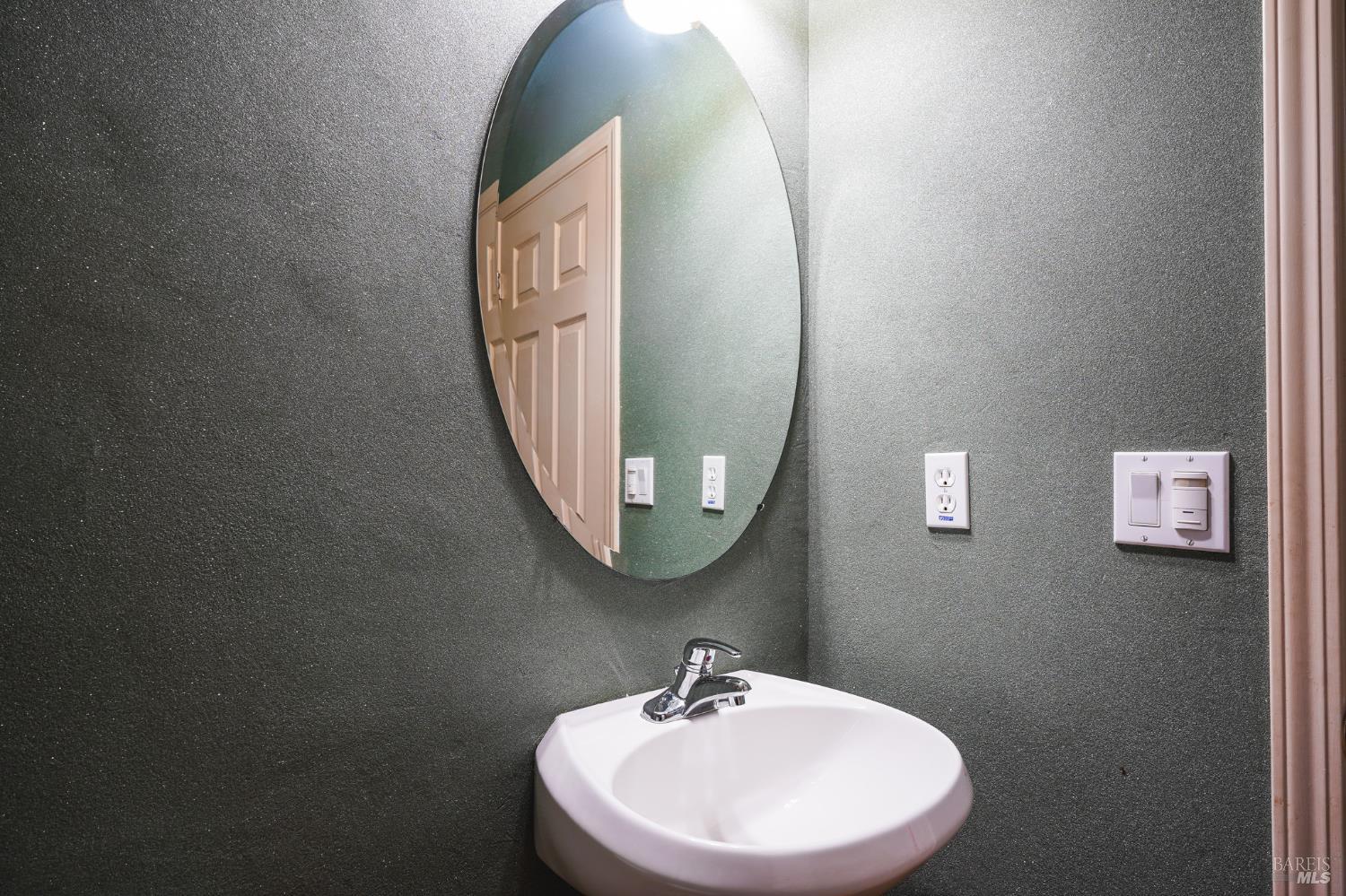 Detail Gallery Image 9 of 38 For 2740 Midtown Ln, Fairfield,  CA 94533 - 3 Beds | 2/1 Baths