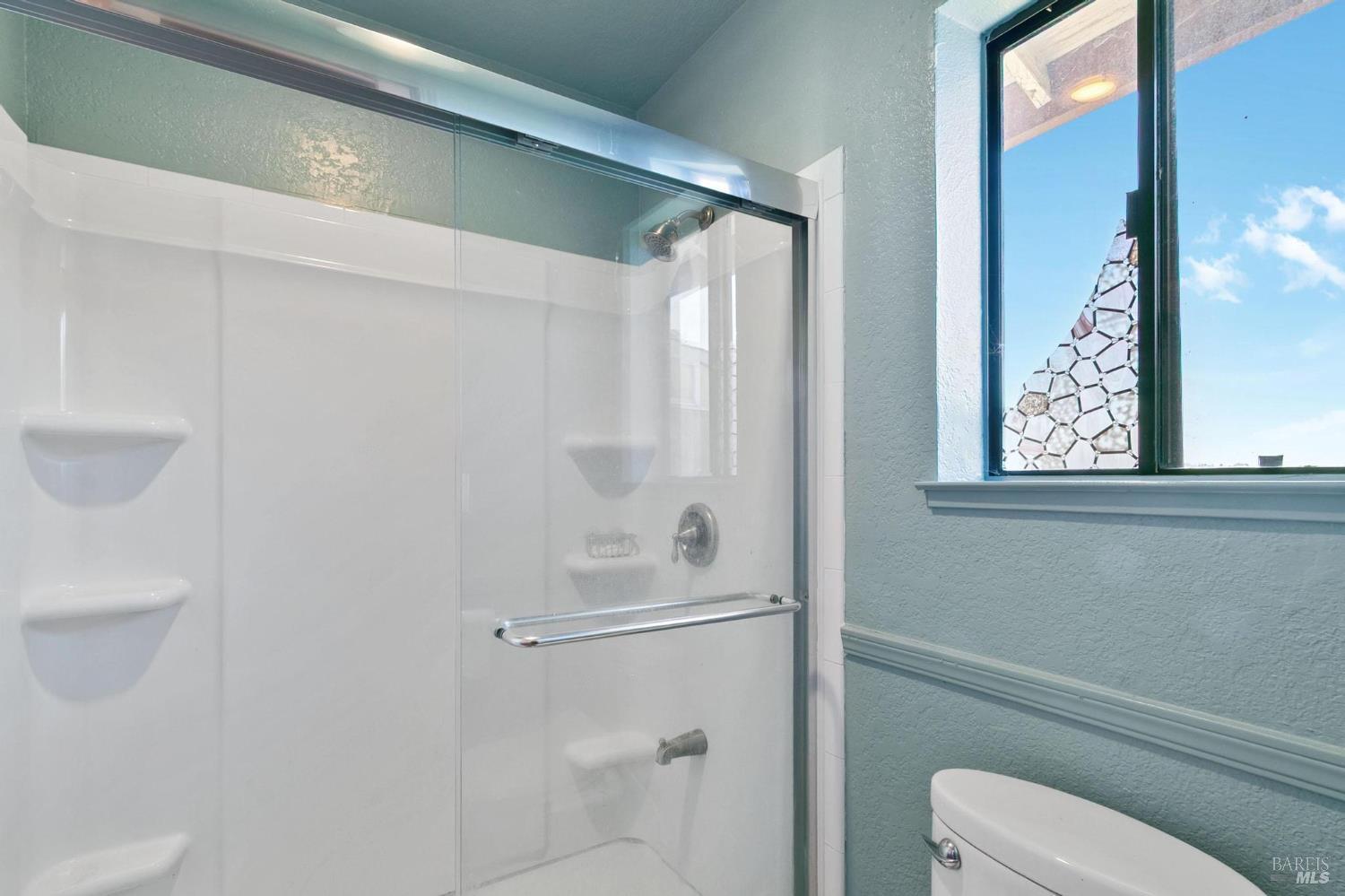 Detail Gallery Image 16 of 35 For 112 Sea Mist Dr, Vallejo,  CA 94591 - 4 Beds | 2/1 Baths