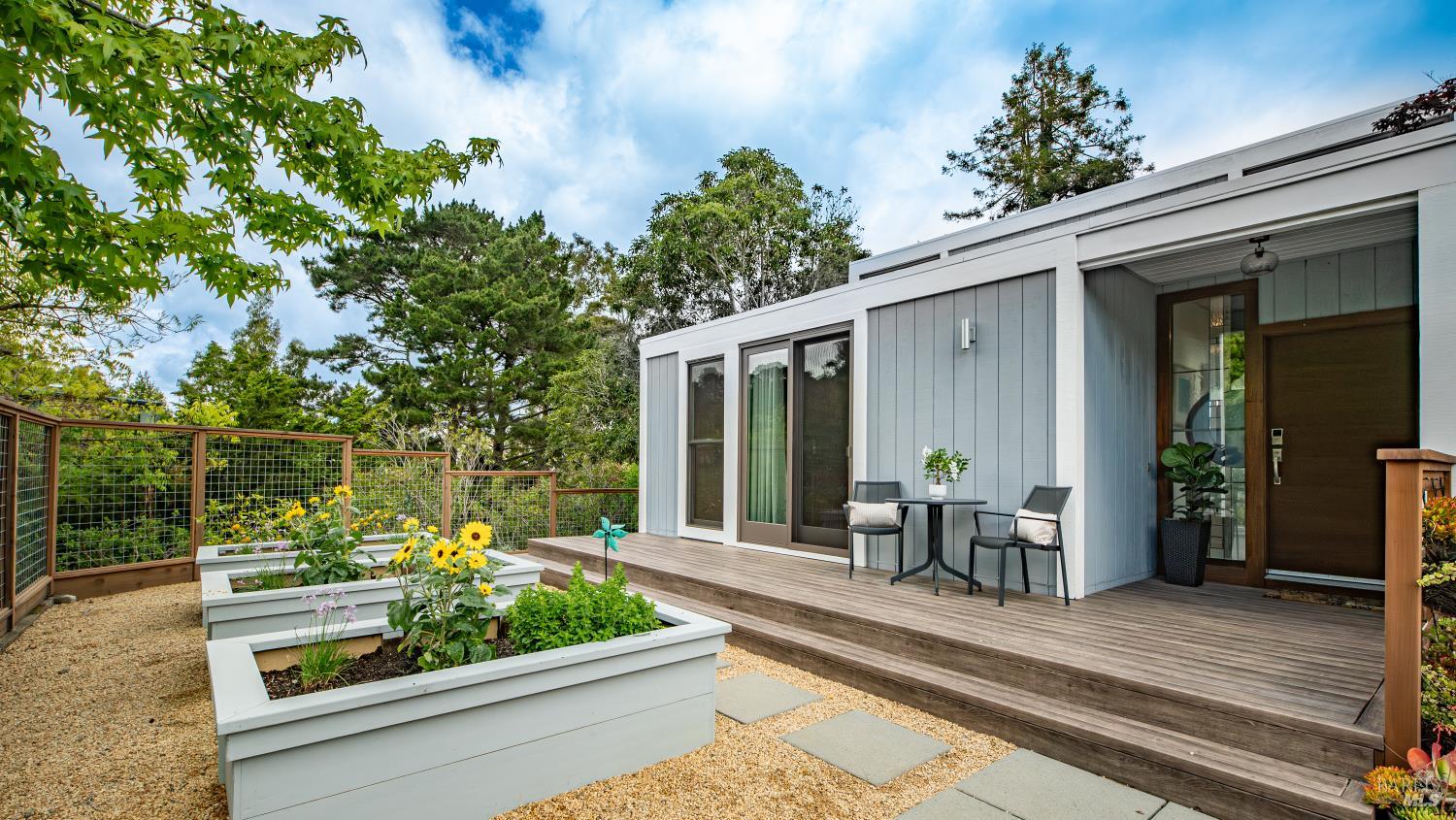 Detail Gallery Image 2 of 29 For 303 Bristol Pl, Mill Valley,  CA 94941 - 3 Beds | 2 Baths