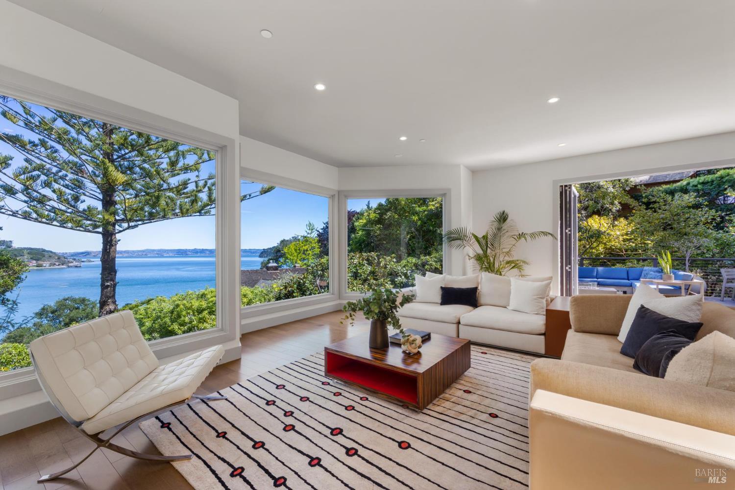 Detail Gallery Image 4 of 77 For 290 Beach Rd, Belvedere,  CA 94920 - 6 Beds | 5 Baths