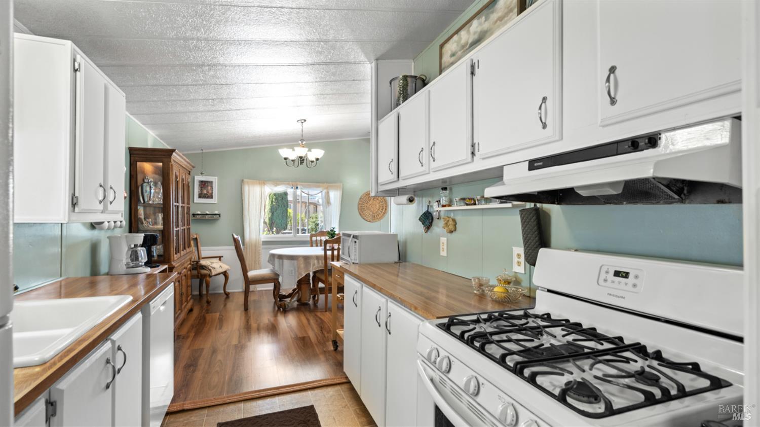 Detail Gallery Image 14 of 36 For 38 Del Rey Dr, Vacaville,  CA 95687 - 3 Beds | 2 Baths