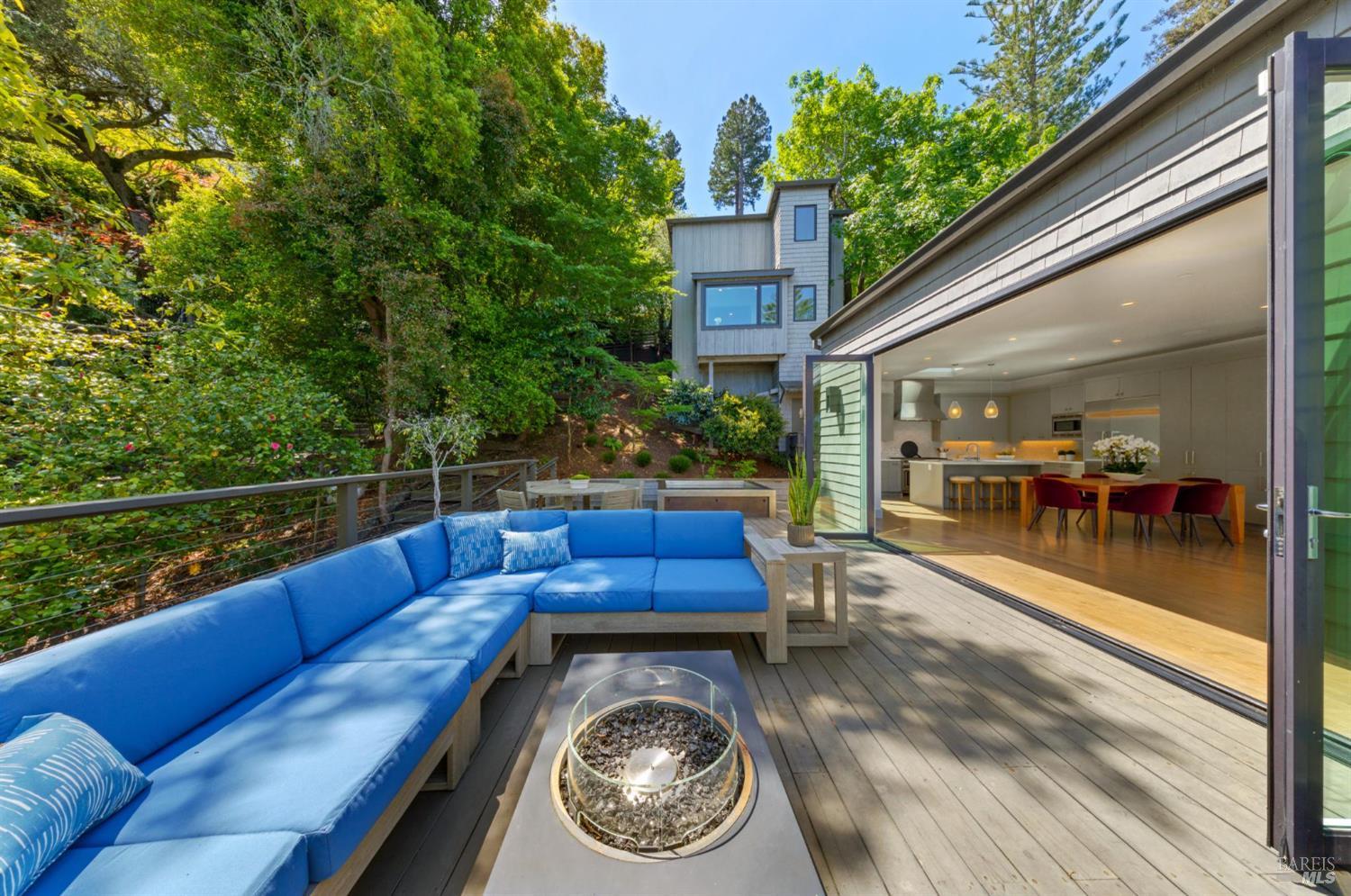 Detail Gallery Image 24 of 77 For 290 Beach Rd, Belvedere,  CA 94920 - 6 Beds | 5 Baths