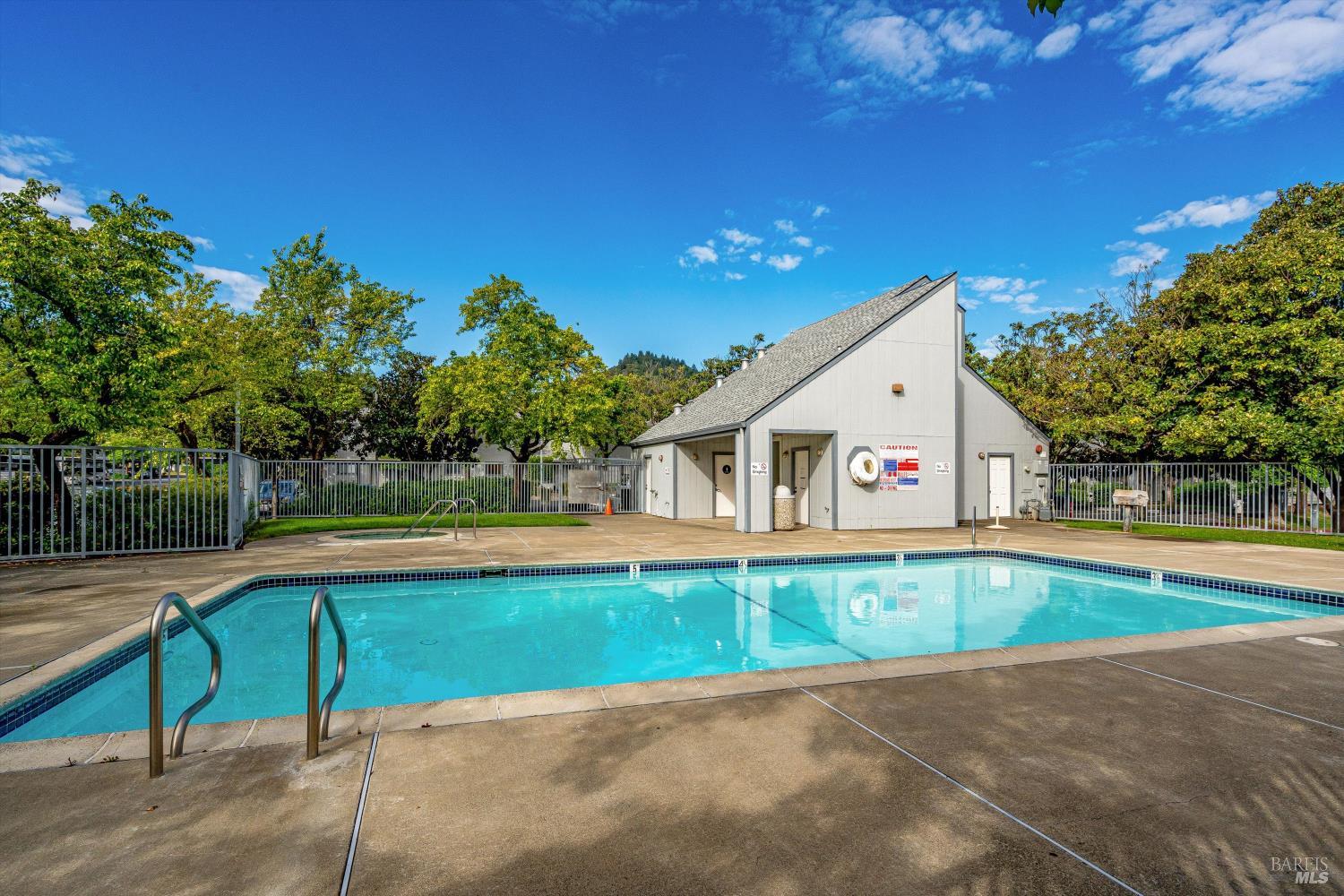 Detail Gallery Image 40 of 42 For 121 Elbridge Ave #B,  Cloverdale,  CA 95425 - 2 Beds | 2 Baths