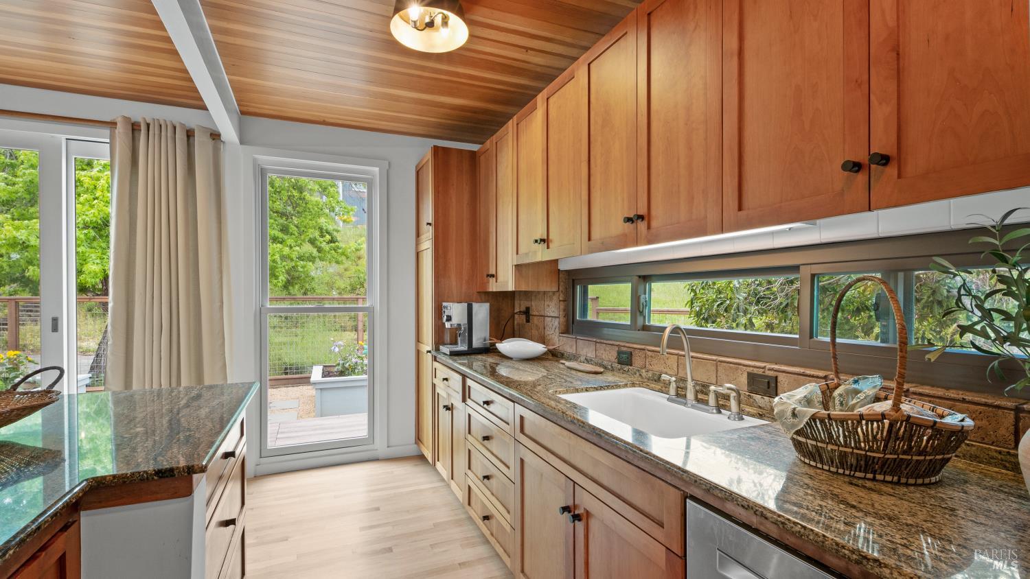 Detail Gallery Image 17 of 29 For 303 Bristol Pl, Mill Valley,  CA 94941 - 3 Beds | 2 Baths