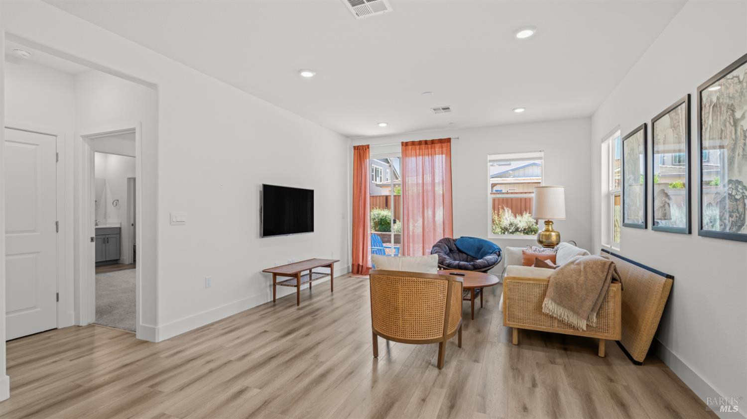 Detail Gallery Image 12 of 52 For 3044 Balance Cir, Fairfield,  CA 94533 - 3 Beds | 2 Baths