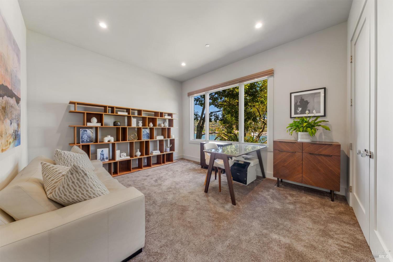 Detail Gallery Image 38 of 77 For 290 Beach Rd, Belvedere,  CA 94920 - 6 Beds | 5 Baths